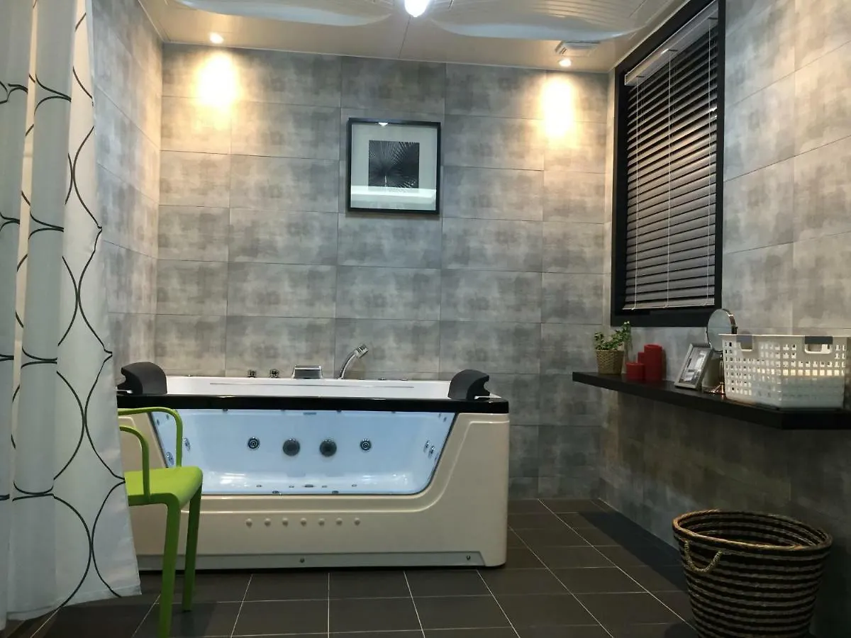 Oh Happy Day Jeju Villa 0*,